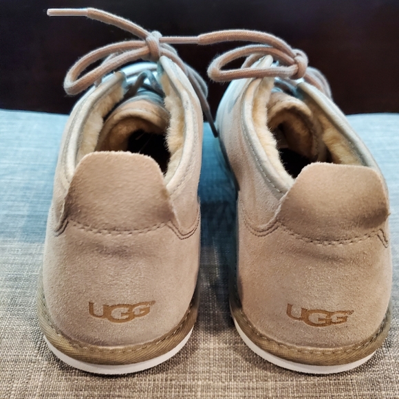 UGG - Picture 4 of 6